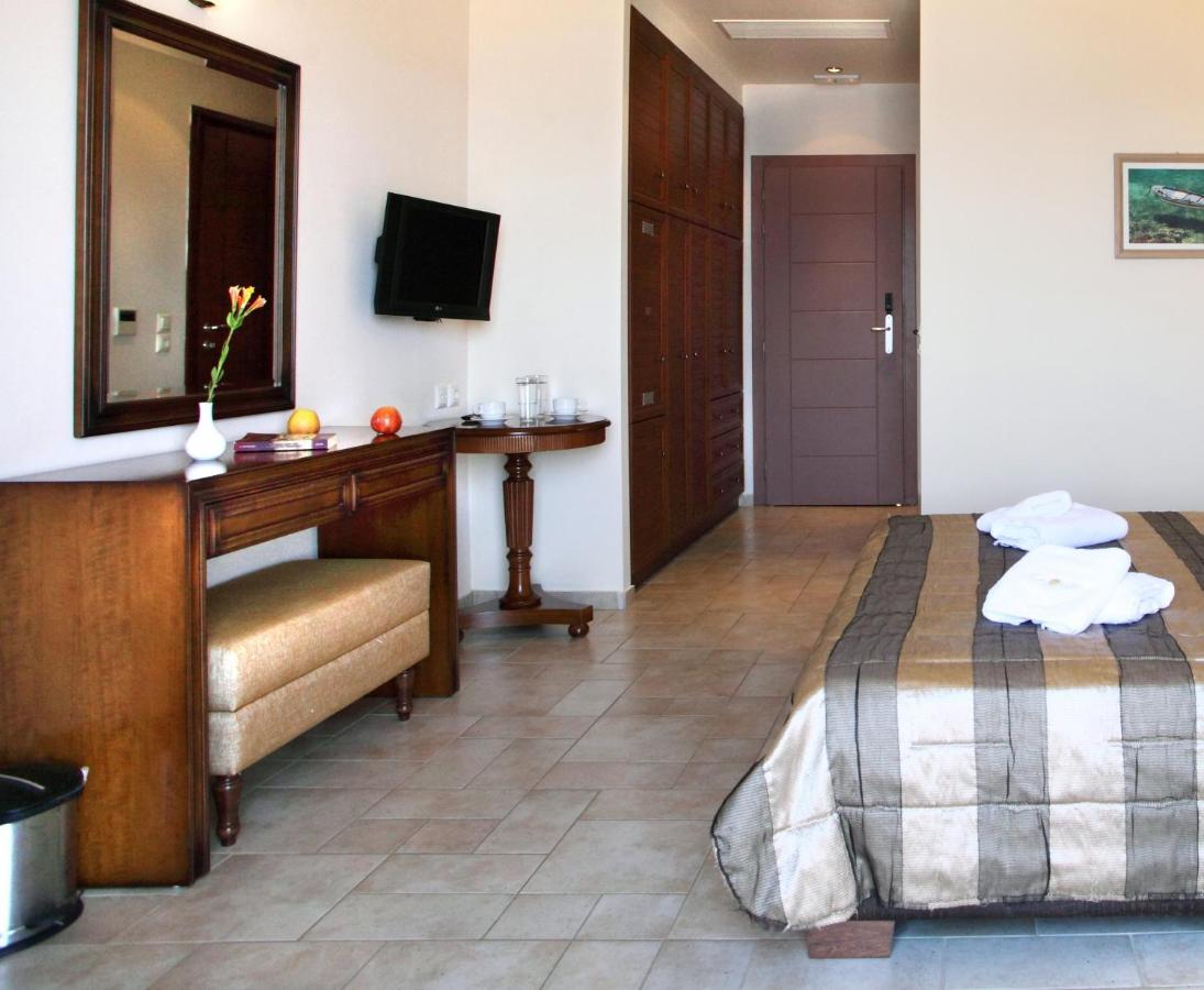 Hotel Tesoro Nikiana Ngoại thất bức ảnh