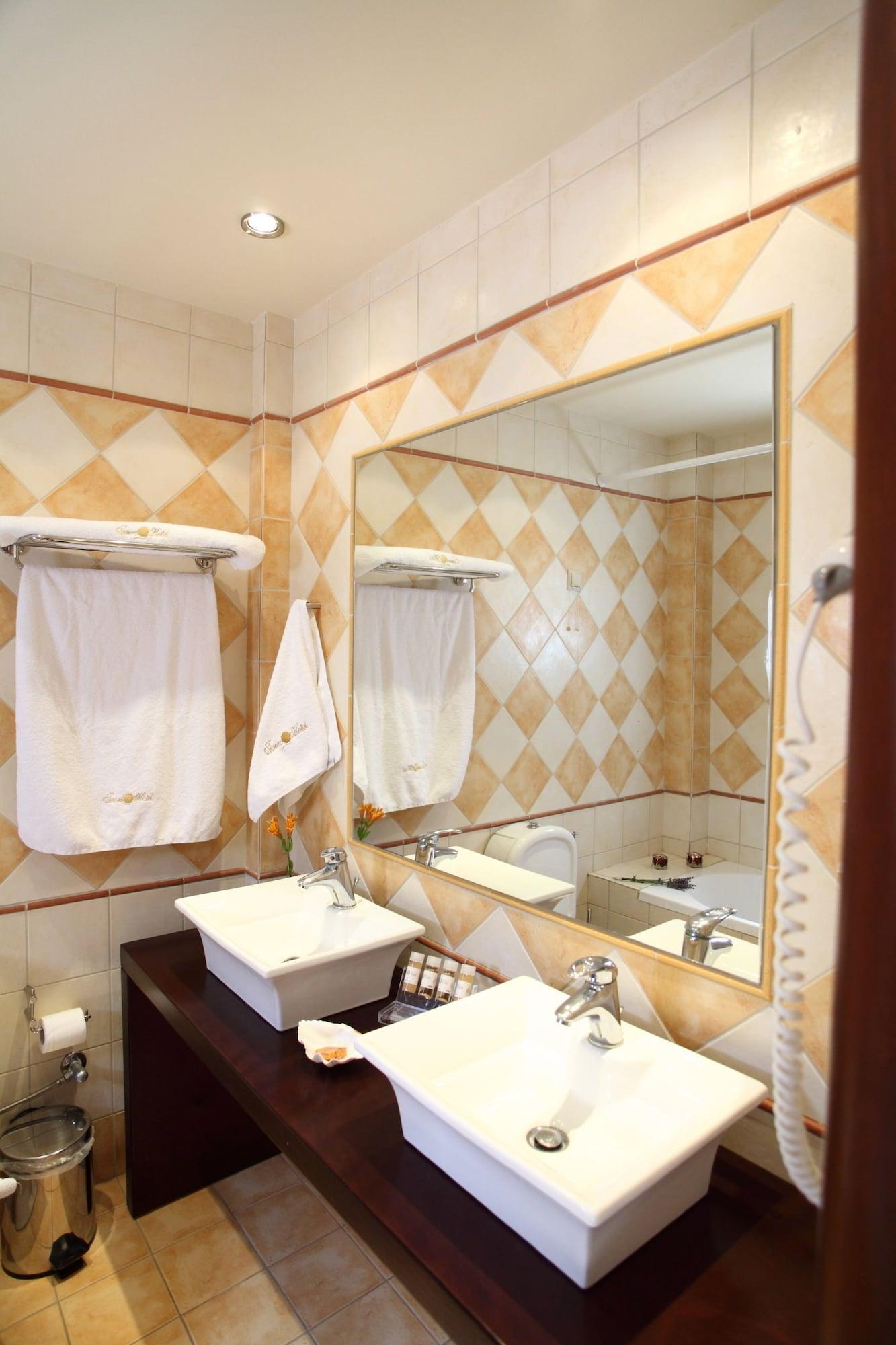 Hotel Tesoro Nikiana Ngoại thất bức ảnh