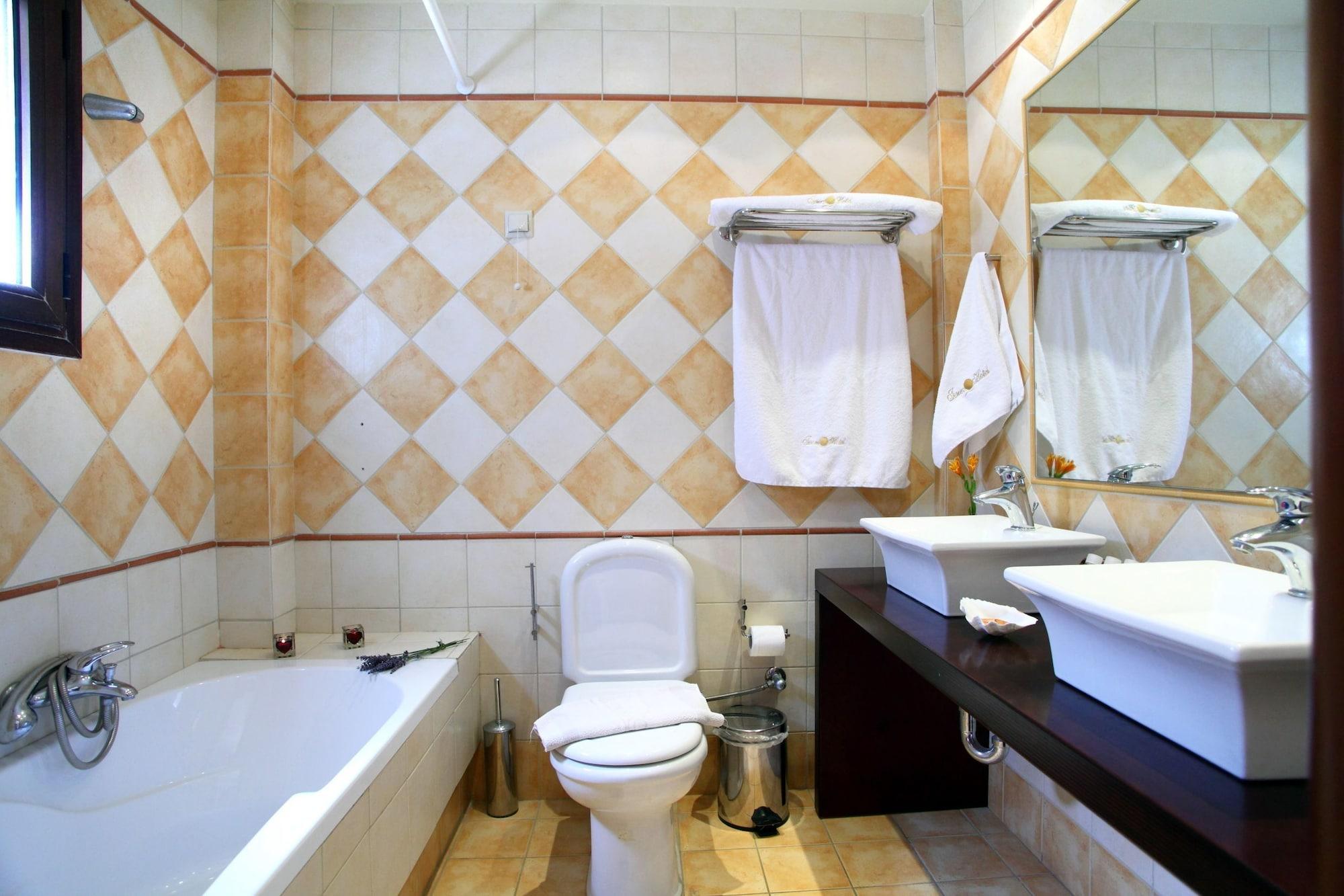 Hotel Tesoro Nikiana Ngoại thất bức ảnh