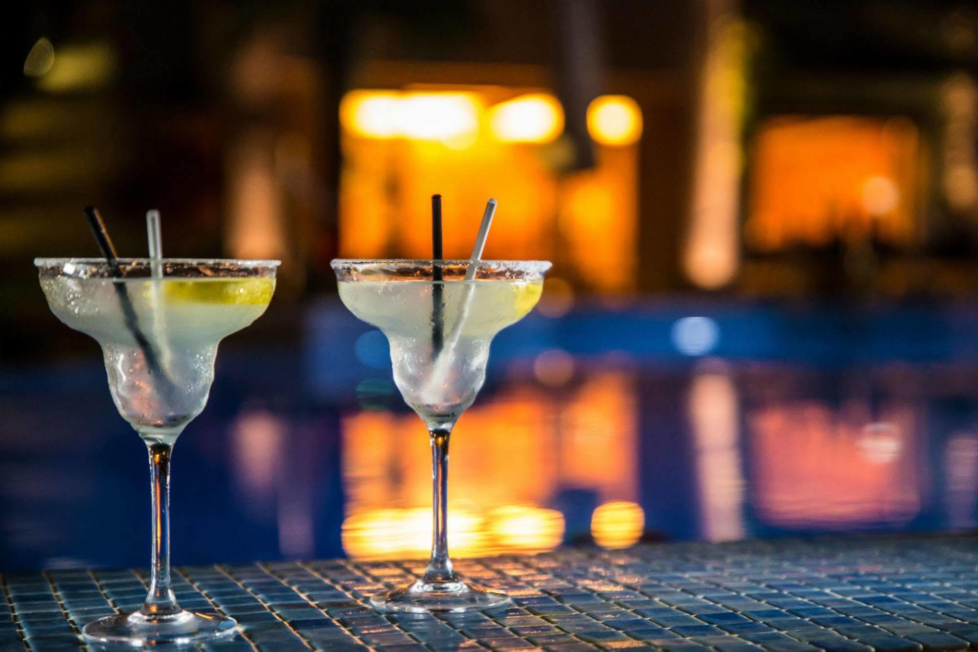 Hotel Tesoro Nikiana Ngoại thất bức ảnh